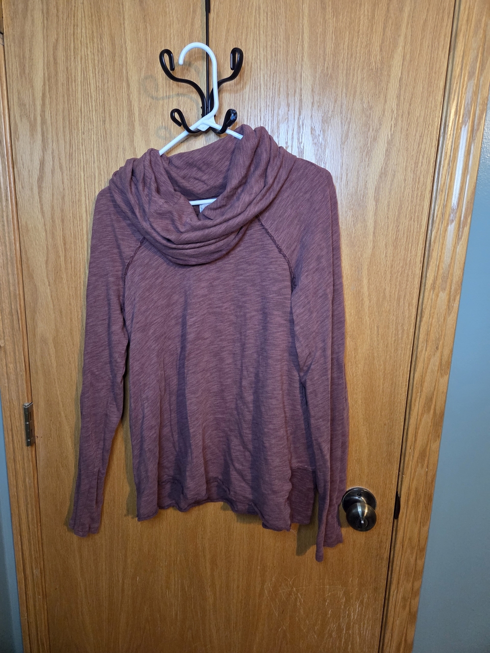 free people Women’s Cozy Cowl Neck Sweater - Dusty Rose